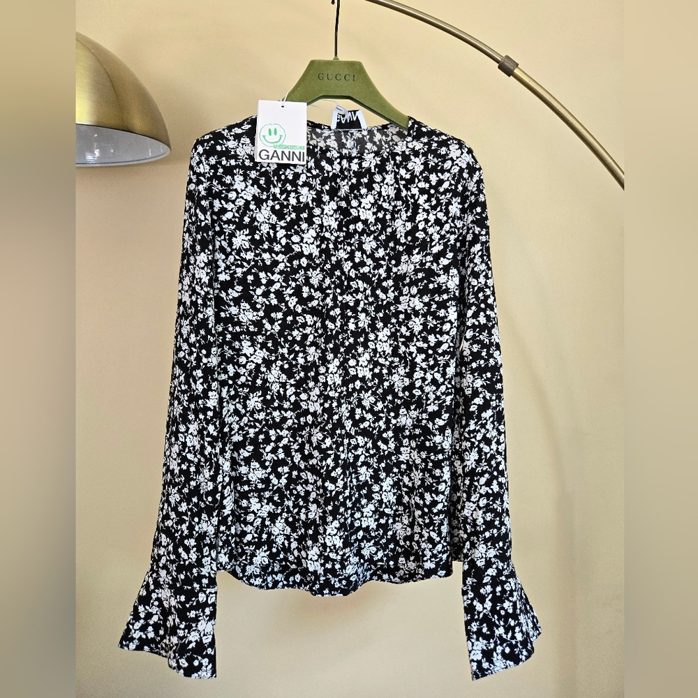 NWT Size: XS Ganni Monochrome Floral Blouse